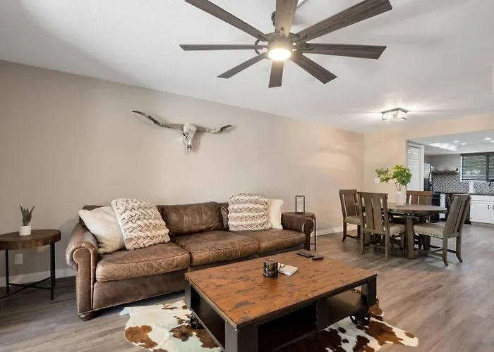 Heart Of Old Town Apartment